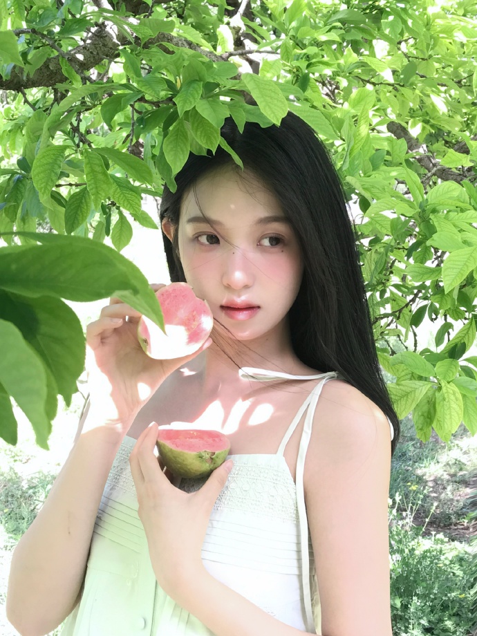  黑瓜吃料网一区黑丝} 