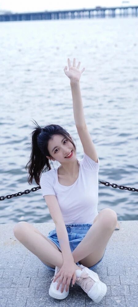  网红爆料吃瓜无罪} 