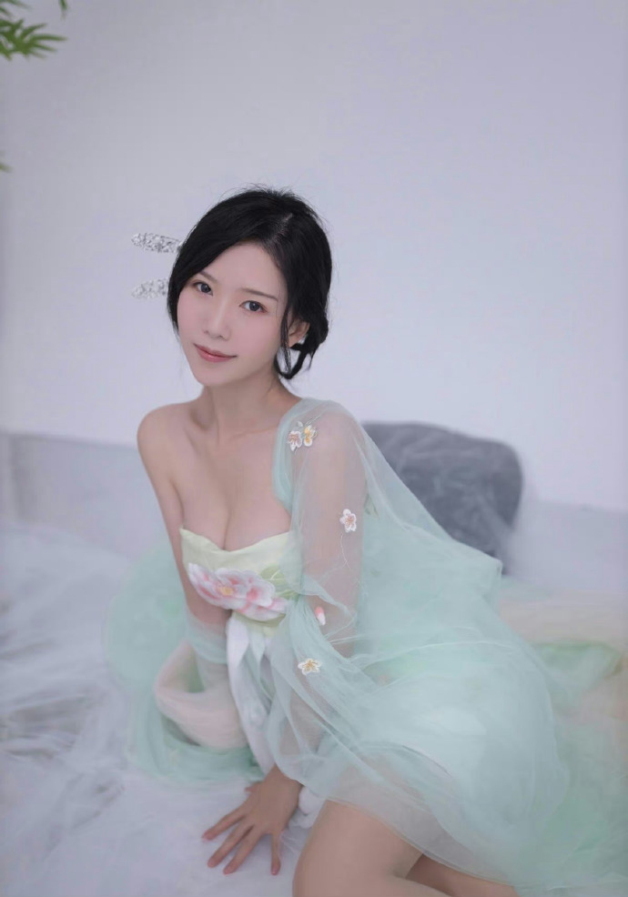  吃瓜-每日大反差女友} 